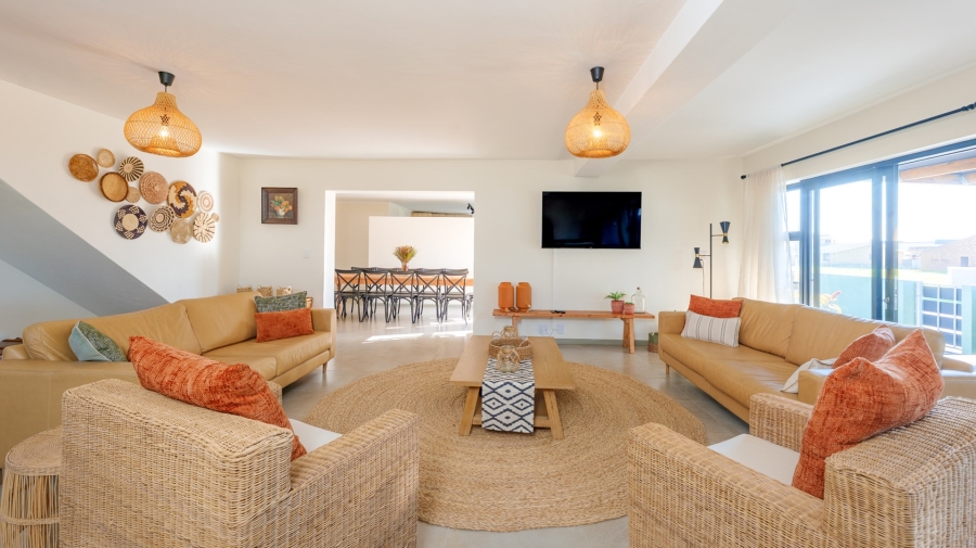 4 Bedroom Property for Sale in Struisbaai Western Cape